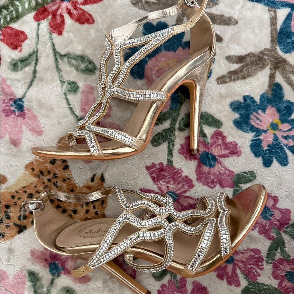 Elegant Gold Stiletto Heels with Rhinestone Detailing